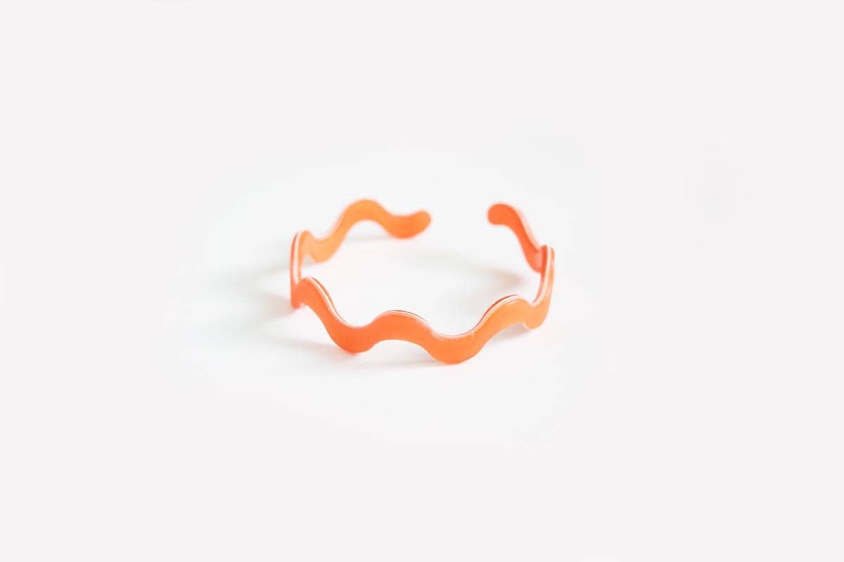 Ecoresin Squiggle Bangle: Peach